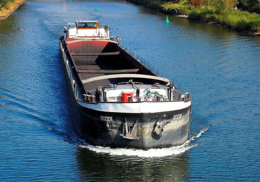 freighter 346275 1280 (1)